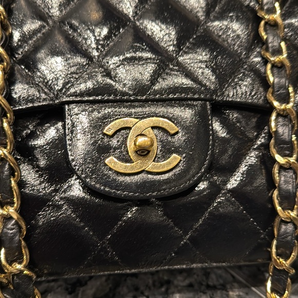 Chanel Jumbo Patent Classic Bag - Picture 3 of 10